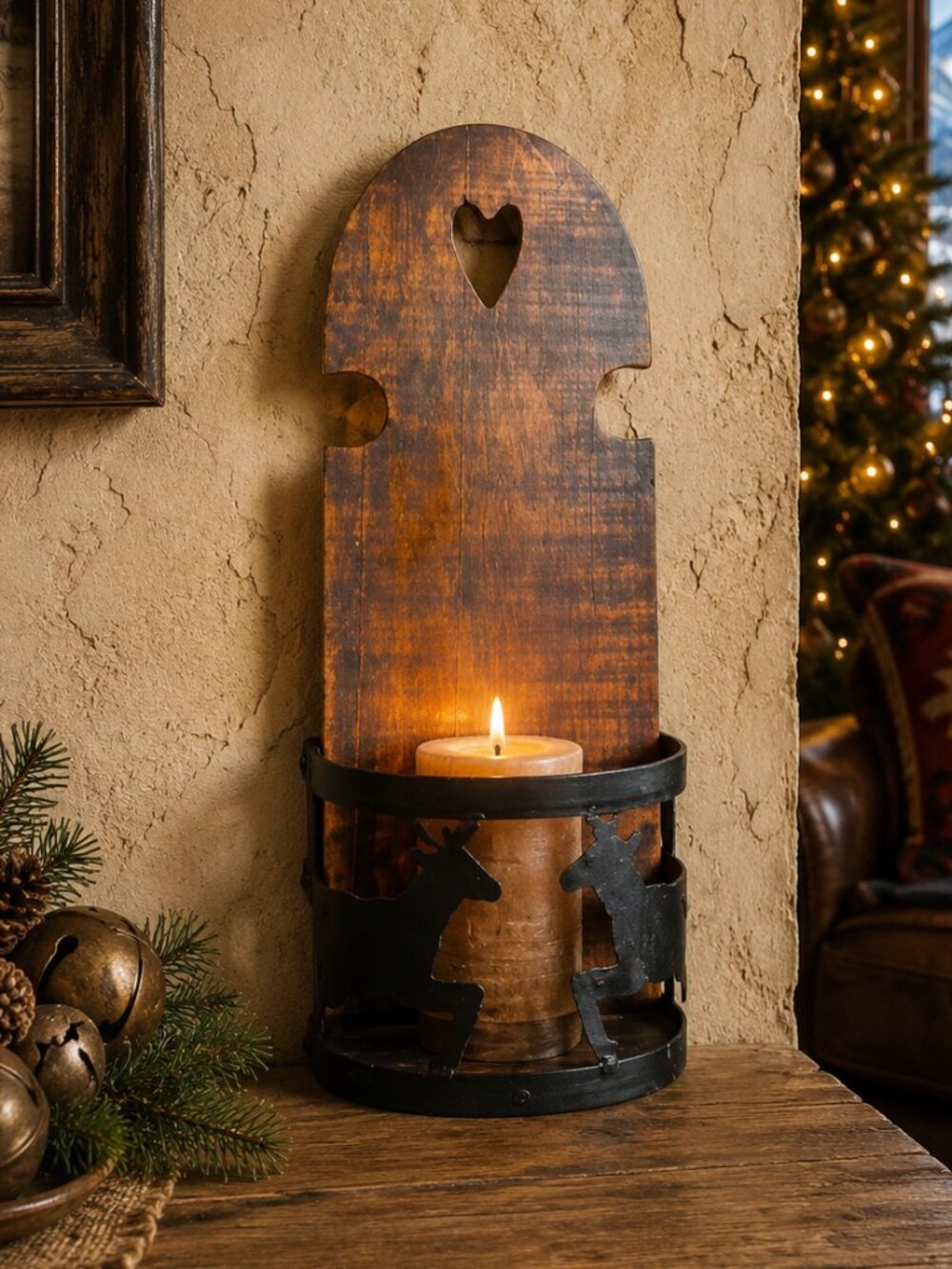 Vintage Rustic Wooden Wall Mount Heart-Carved Holder